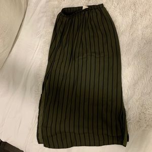 NWT Forever21 Maxi Skirt Size XS